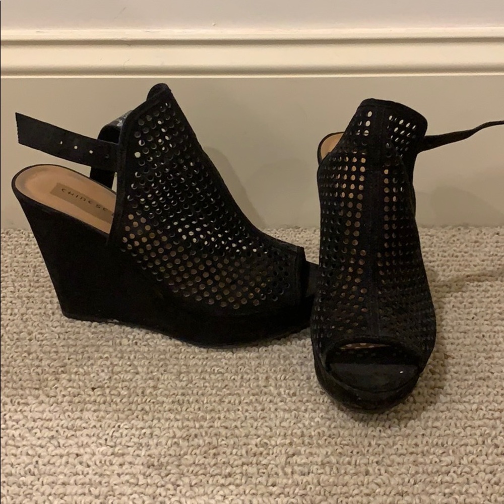 Black Wedge